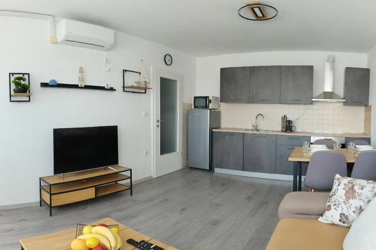 Apartment Luka Pula