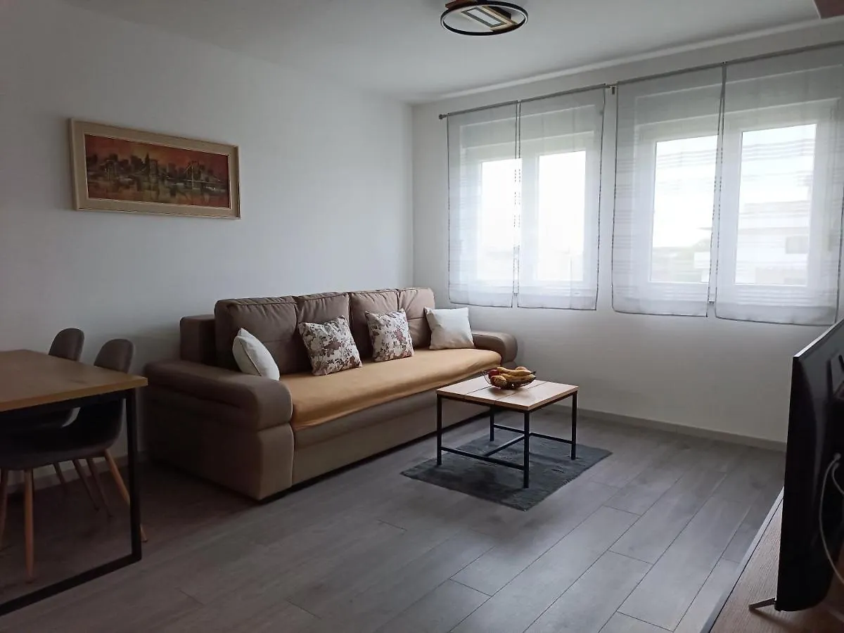 Apartment Luka Pula 0*,  Croatia