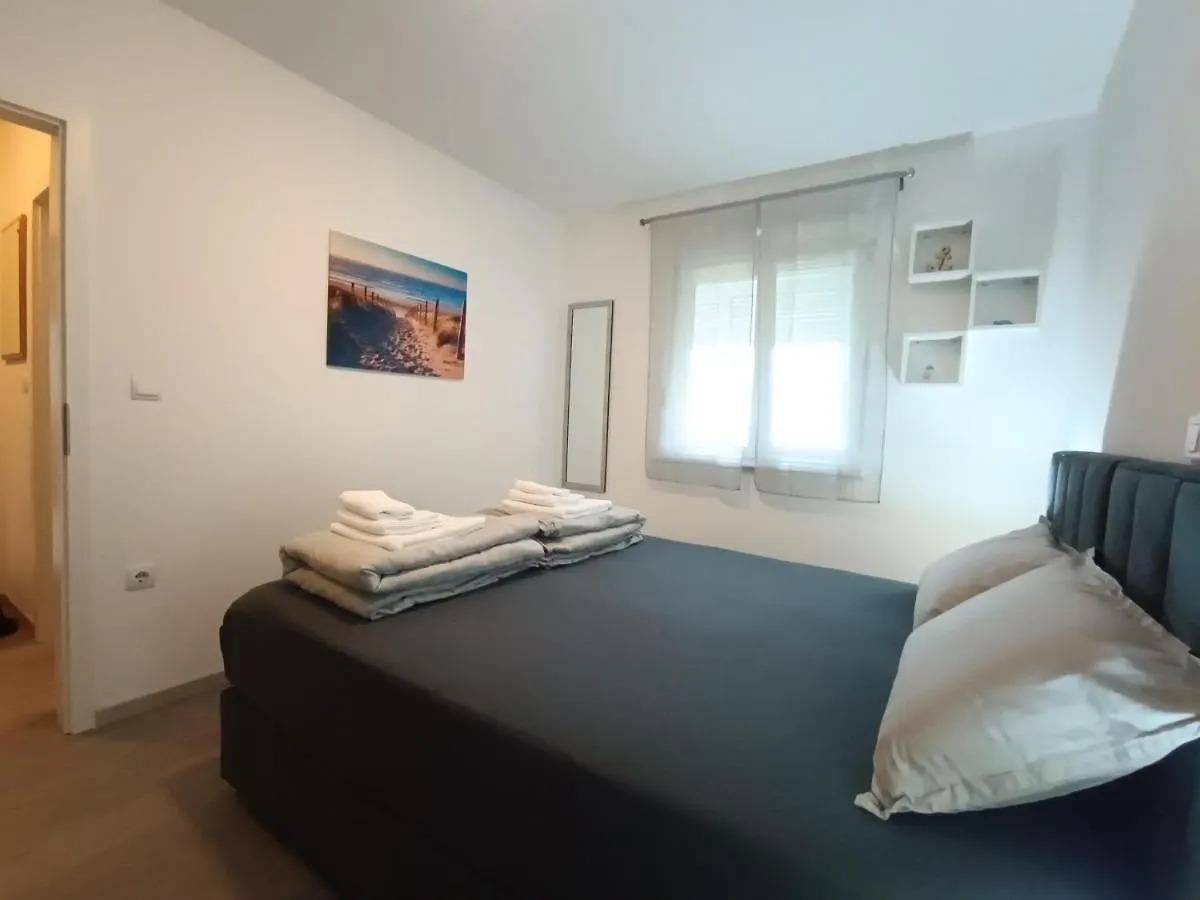 Apartment Luka Pula