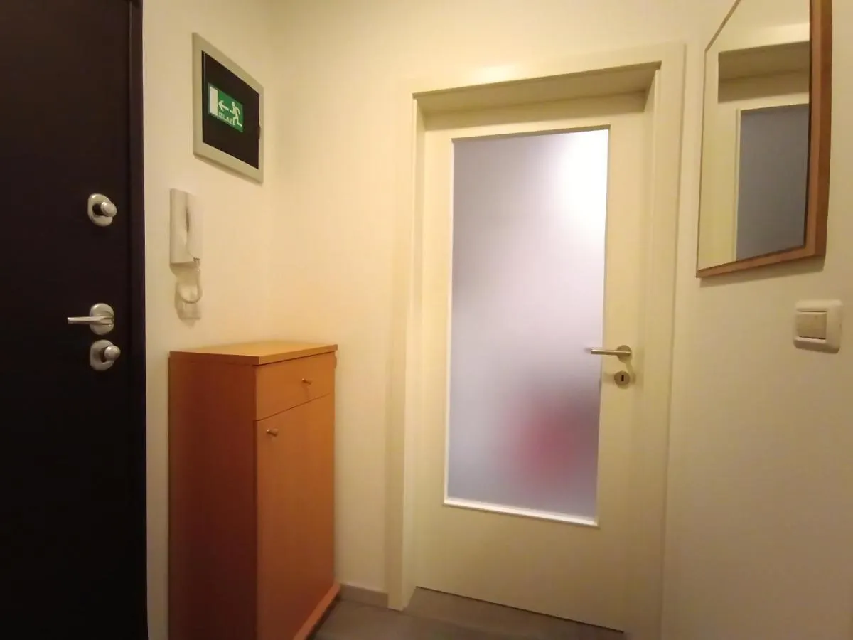 Apartment Luka Pula 0*,